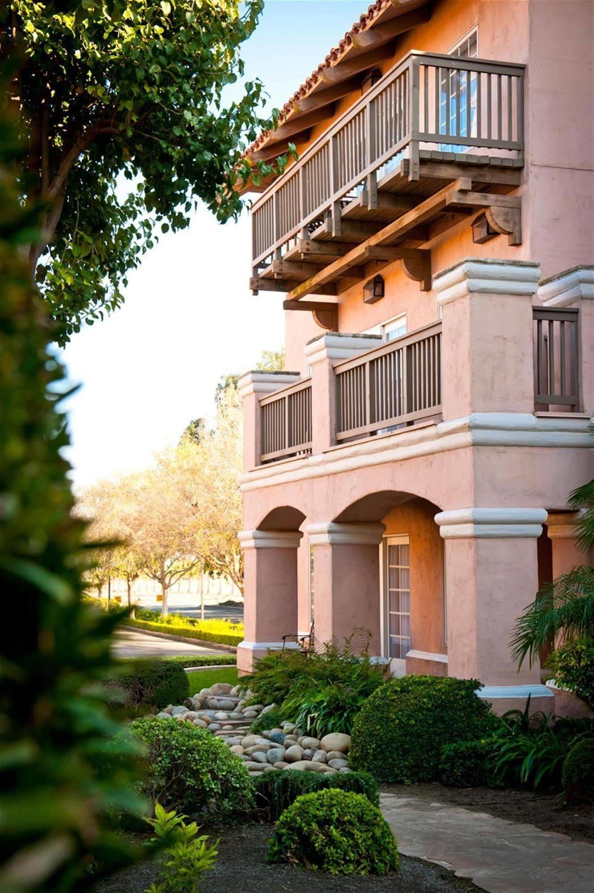 Harris Ranch Inn And Restaurant Huron Esterno foto