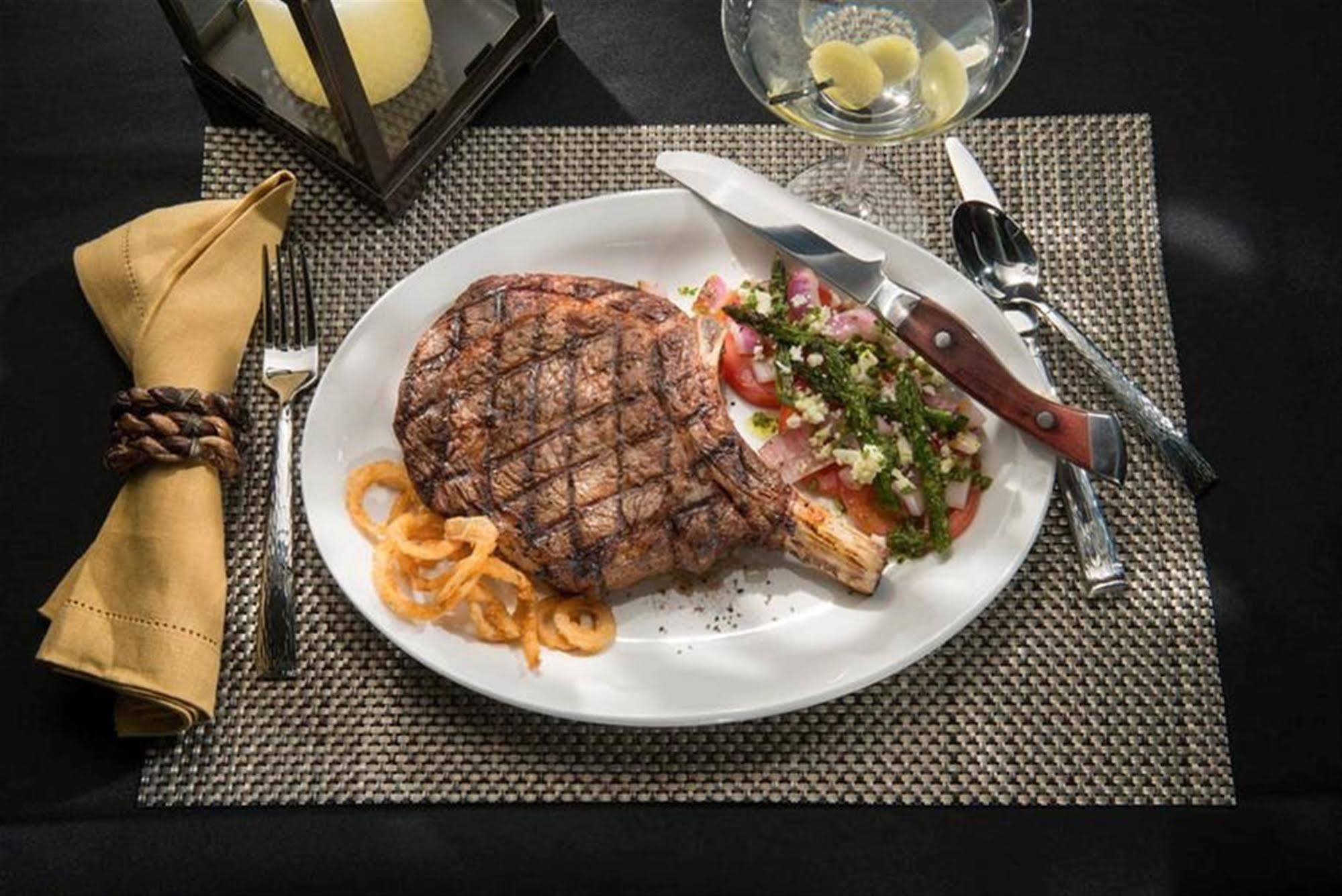 Harris Ranch Inn And Restaurant Huron Esterno foto
