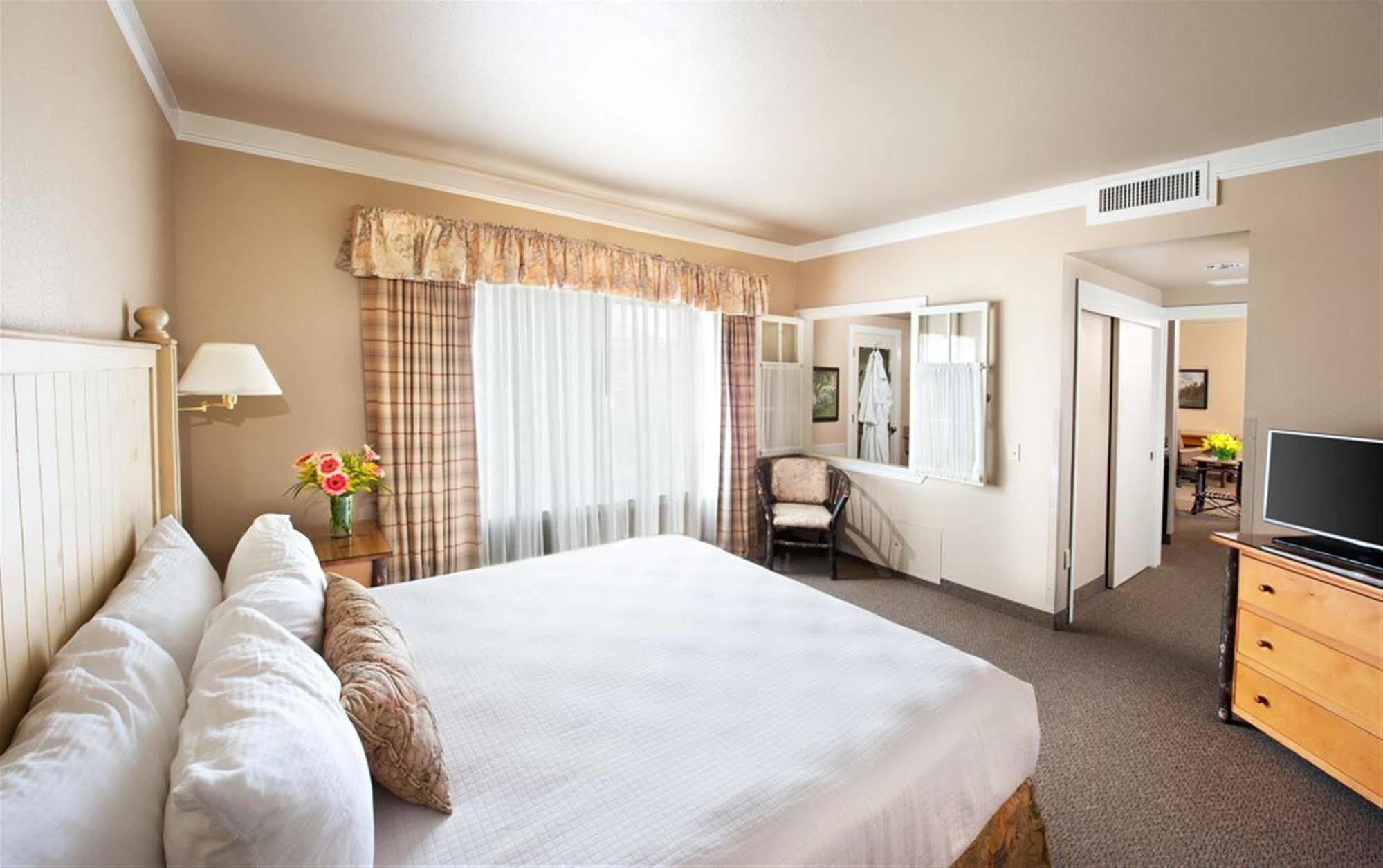 Harris Ranch Inn And Restaurant Huron Esterno foto